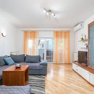 Apartament Lora, Pula