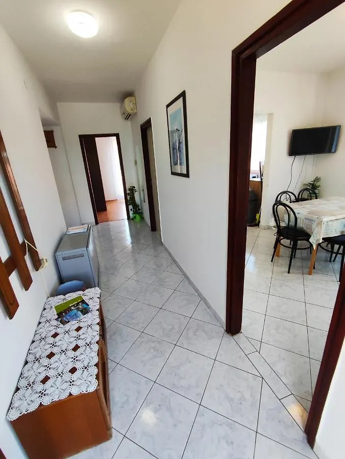 Apartment Apartmani David Pula