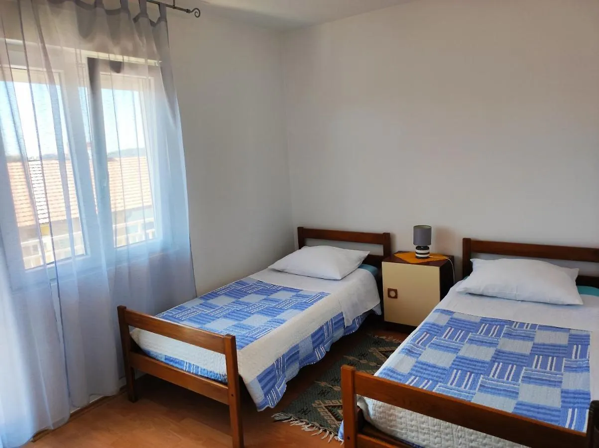 Apartmani David Pola 0*,  Croazia
